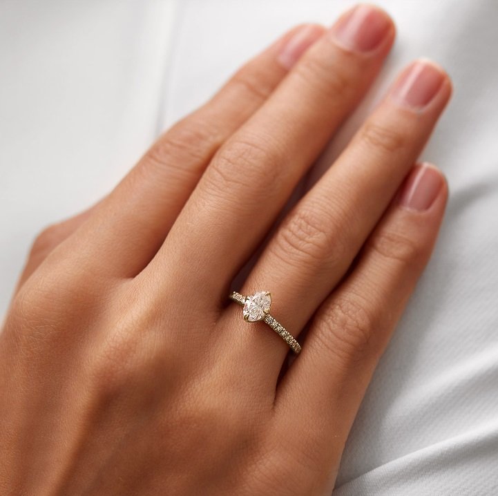 10 Tips for Buying an Engagement Ring